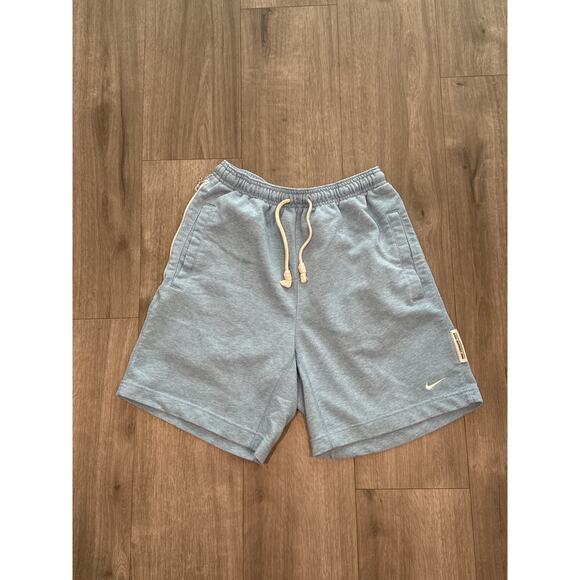 Nike Standard Issue Dri-FIT Men's Small Light Blue 8" Basketball Shorts DQ5712 - Picture 1 of 10